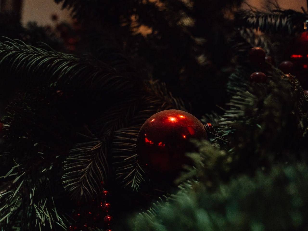 Магия зимнего вечера: мягкий свет фонарей и спокойствие любимых улиц Магия зимнего вечера: мягкий свет фонарей и спокойствие любимых улиц