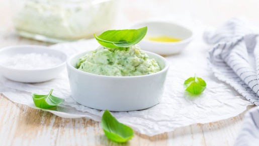 Ужин заиграет новыми красками: легкий соус из остатков сметаны и кефира