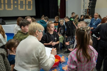 Второй «Мандариновый чемпионат. Новый год для СВОих» стартовал в Доме работников искусств