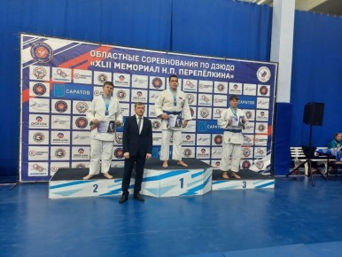 Балаковские спортсмены успешно выступили на областных соревнованиях по дзюдо