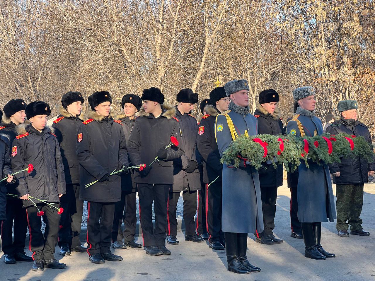 На Воскресенском кладбище Саратова открыли кенотаф Героям Советского Союза На Воскресенском кладбище Саратова открыли кенотаф Героям Советского Союза