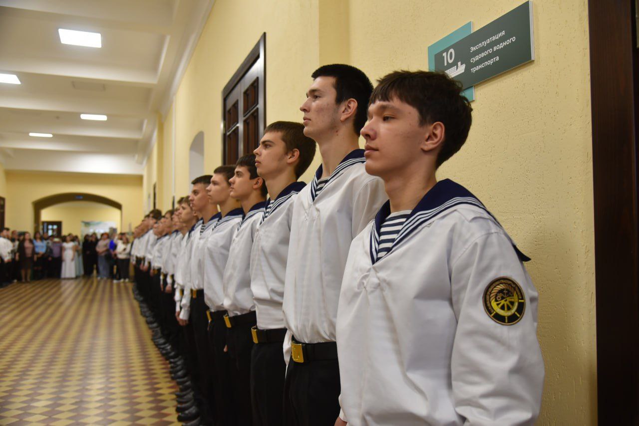 Сегодня в речном училище состоялась церемония посвящения в студенты-судоводители Сегодня в речном училище состоялась церемония посвящения в студенты-судоводители