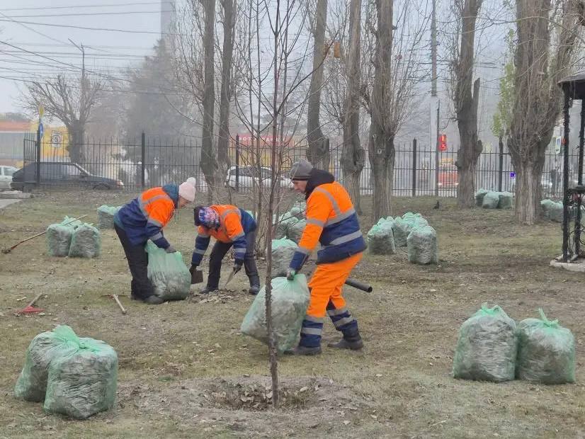 Продолжаются мероприятия по благоустройству города Продолжаются мероприятия по благоустройству города