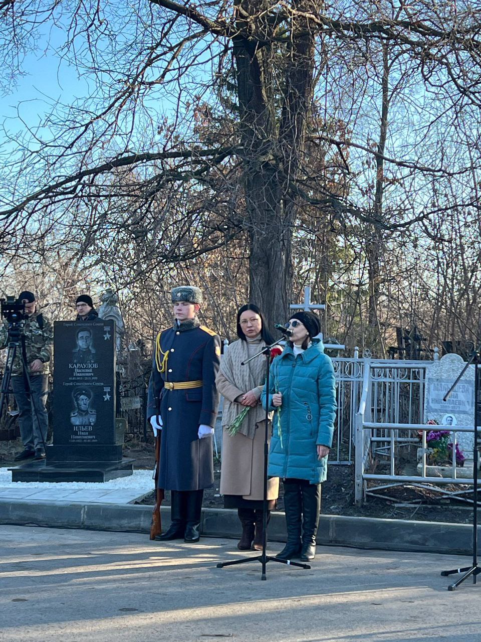 На Воскресенском кладбище Саратова открыли кенотаф Героям Советского Союза На Воскресенском кладбище Саратова открыли кенотаф Героям Советского Союза