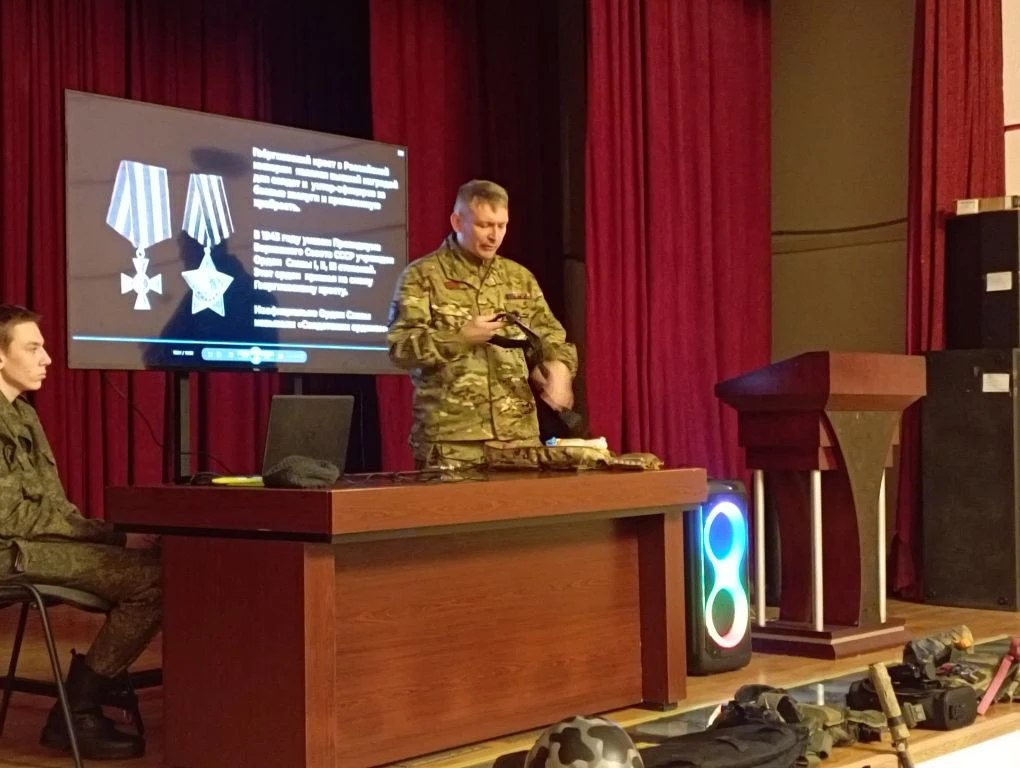 В Саратове прошла встреча курсантов с ветераном боевых действий