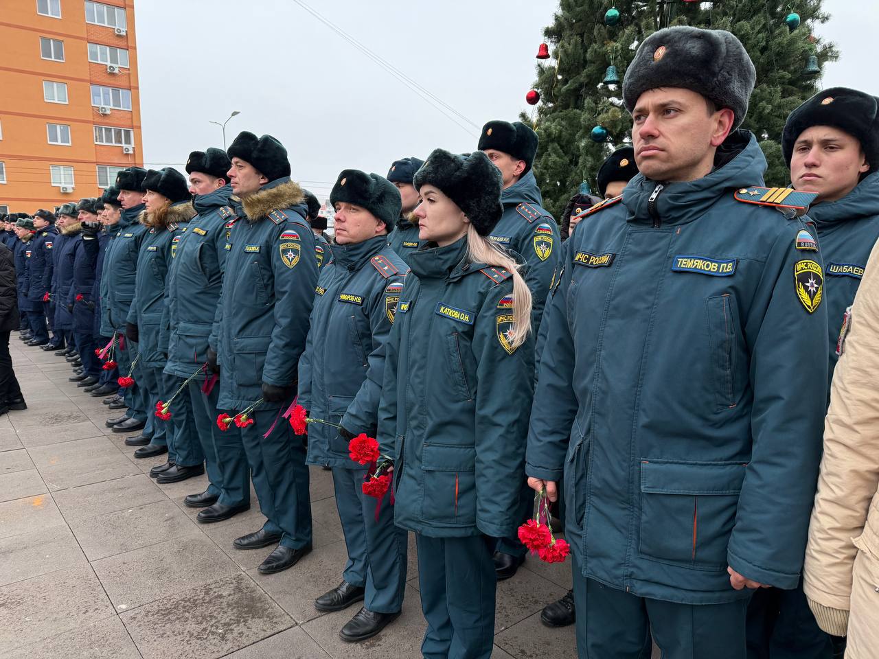 В Саратове открыли бюсты двум героям Советского Союза В Саратове открыли бюсты двум героям Советского Союза