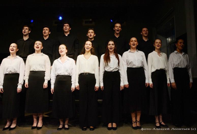 Членов жюри «Театрального Приволжья» поздравили со 105-летием Саратовского театрального института Членов жюри «Театрального Приволжья» поздравили со 105-летием Саратовского театрального института