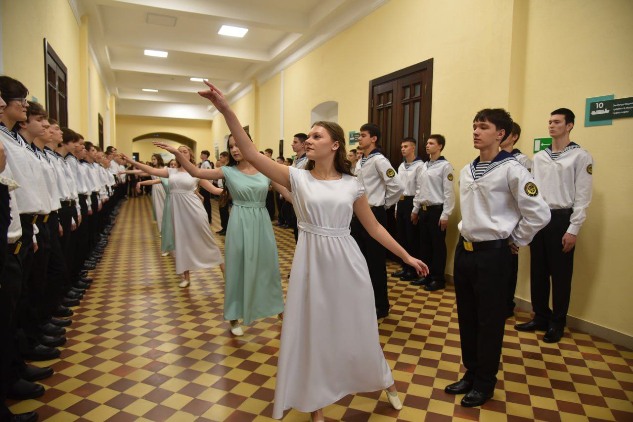 Сегодня в речном училище состоялась церемония посвящения в студенты-судоводители Сегодня в речном училище состоялась церемония посвящения в студенты-судоводители