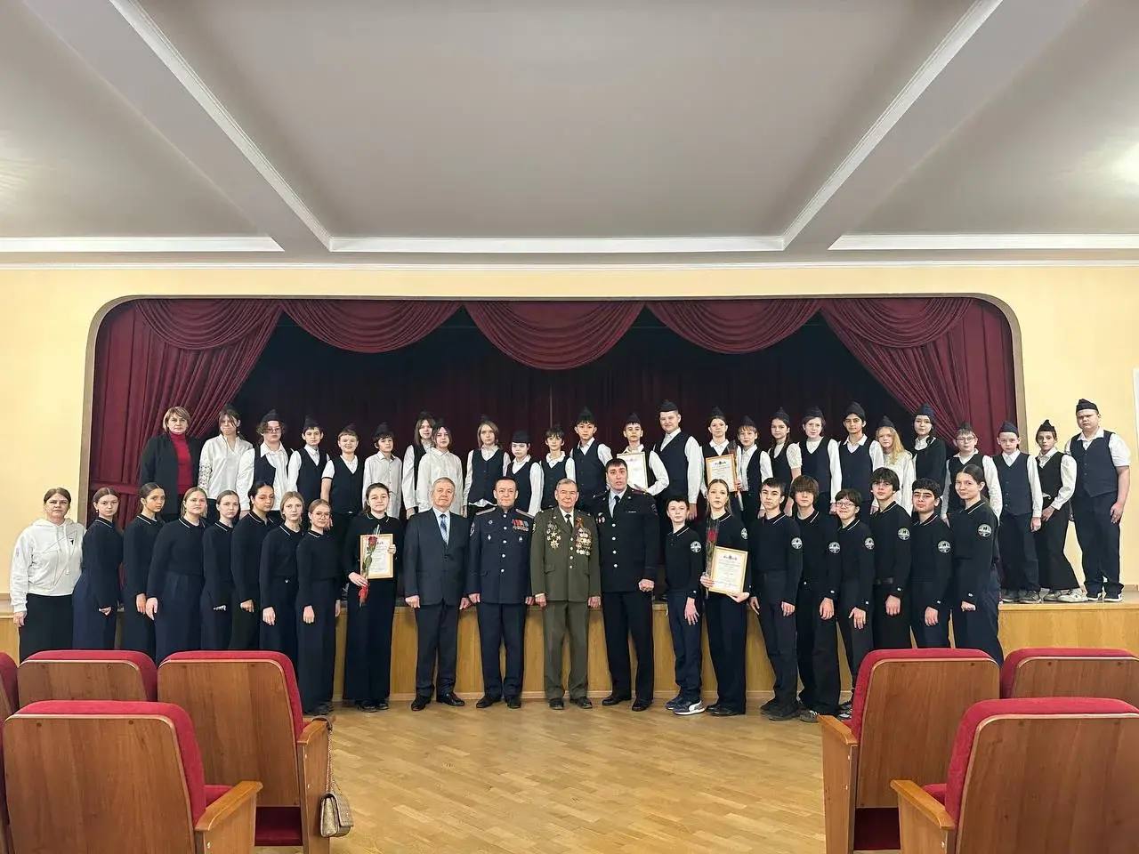 Герои среди нас: школьники познакомились с работой региональной полиции