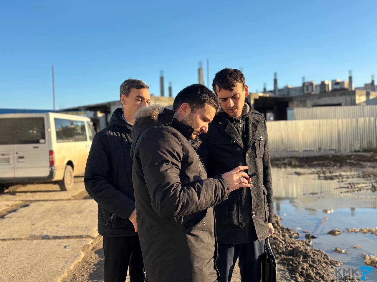 Выезд автотранспорта со строительных площадок без очистки колес не допускается