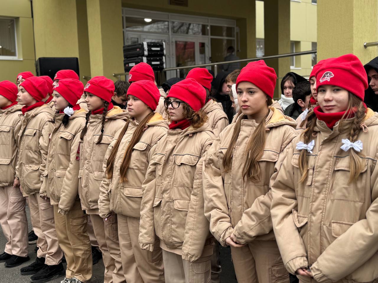 Сегодня, в День Героев Отечества, в школе «Патриот» открыли памятный бюст Юрию Михайловичу Дейнеко Сегодня, в День Героев Отечества, в школе «Патриот» открыли памятный бюст Юрию Михайловичу Дейнеко