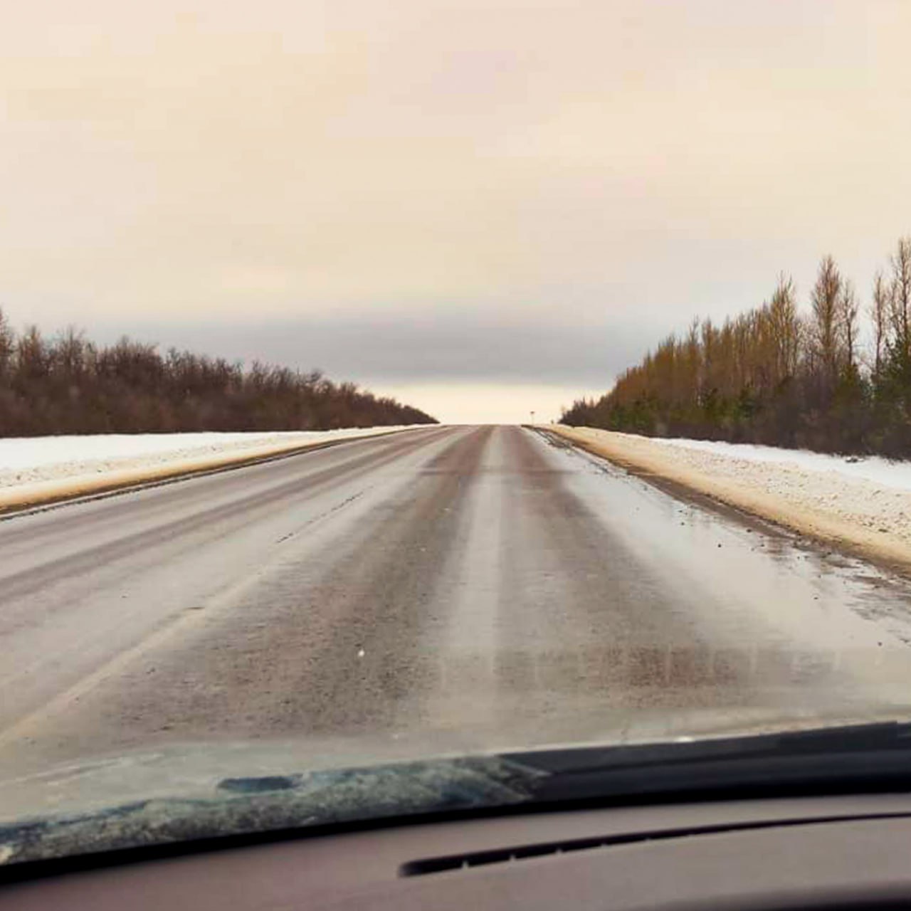 На уборку первого снега в области вышло 66 единиц спецтехники