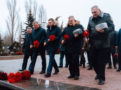 В Парке Победы сегодня, в День Героев Отечества, состоялось памятное мероприятие