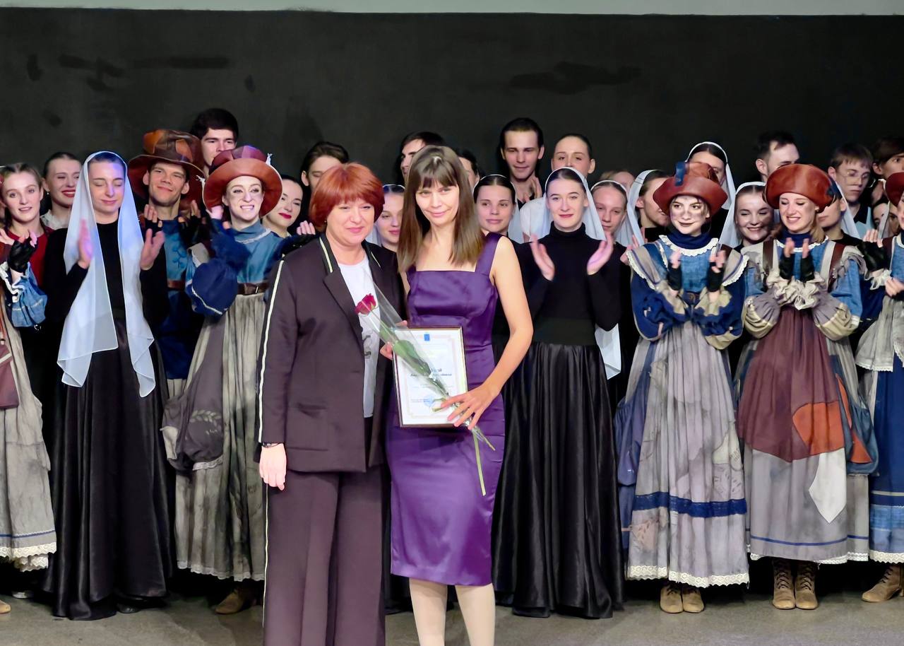 Членов жюри «Театрального Приволжья» поздравили со 105-летием Саратовского театрального института Членов жюри «Театрального Приволжья» поздравили со 105-летием Саратовского театрального института