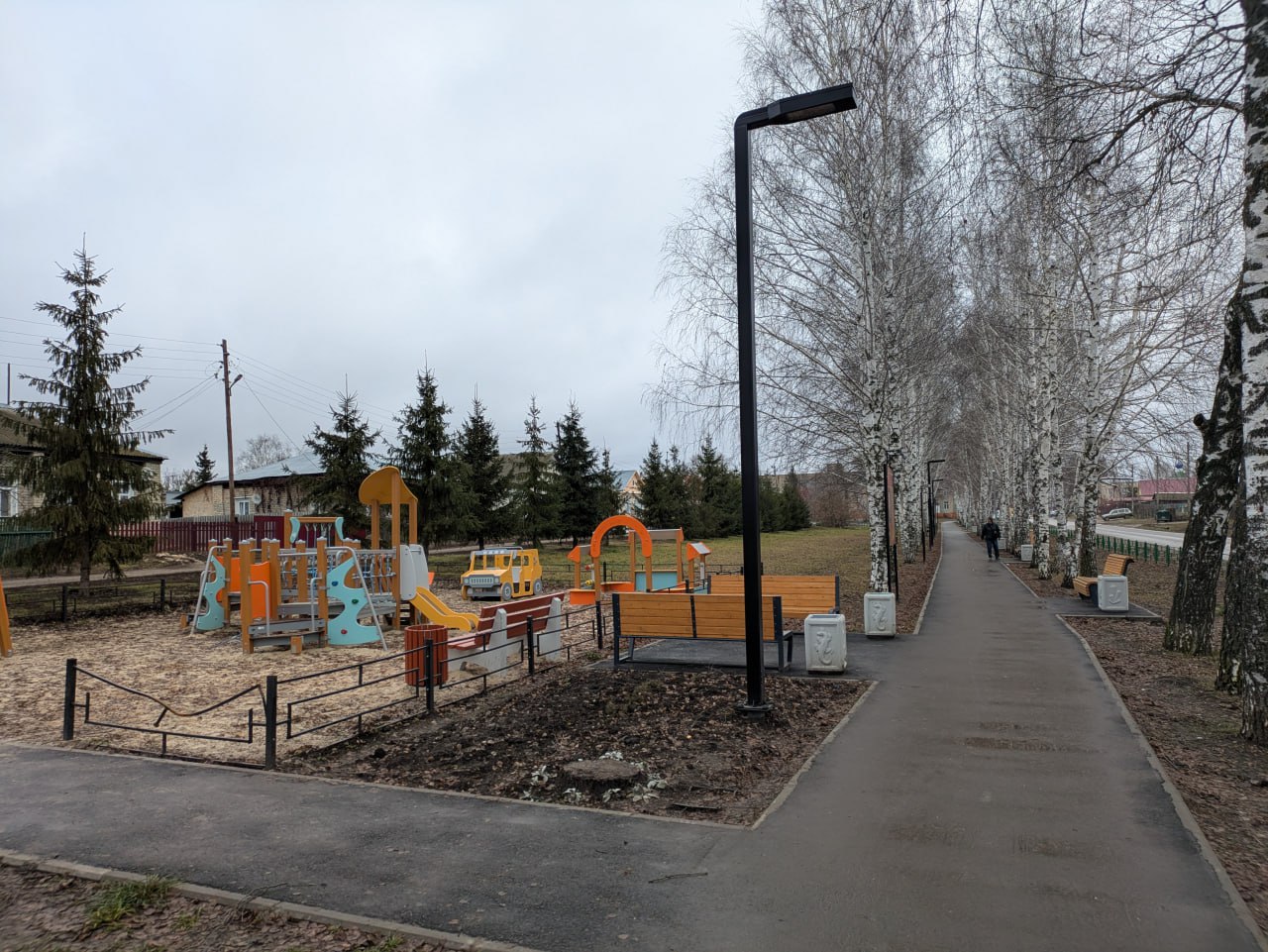 Аллея Героев в Новых Бурасах стала еще одной достопримечательностью райцентра Аллея Героев в Новых Бурасах стала еще одной достопримечательностью райцентра