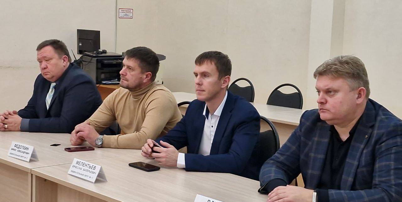 Накануне утверждения бюджета Энгельсского района встретился с депутатским корпусом для обсуждения ключевых моментов основного финансового документа Накануне утверждения бюджета Энгельсского района встретился с депутатским корпусом для обсуждения ключевых моментов основного финансового документа