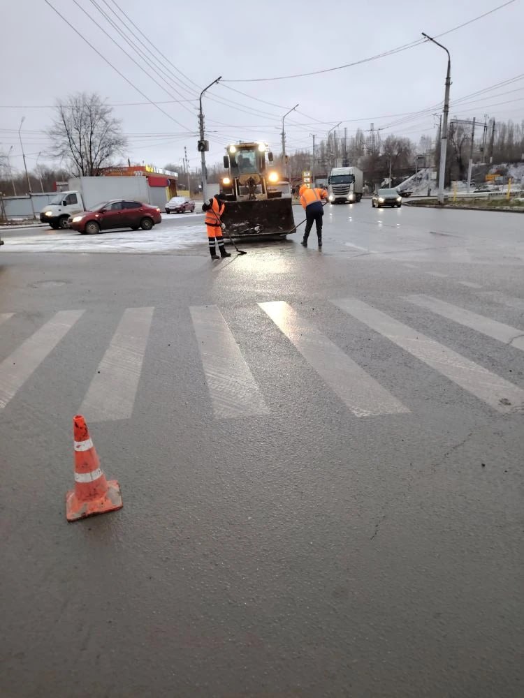 На дороги области вышло в два раза больше снегоуборочной техники, чем вчера На дороги области вышло в два раза больше снегоуборочной техники, чем вчера