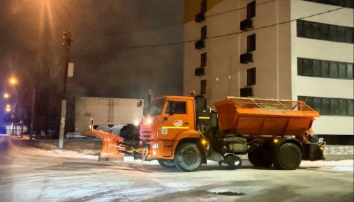 Работы по зимнему содержанию дорог ведутся в круглосуточном режиме