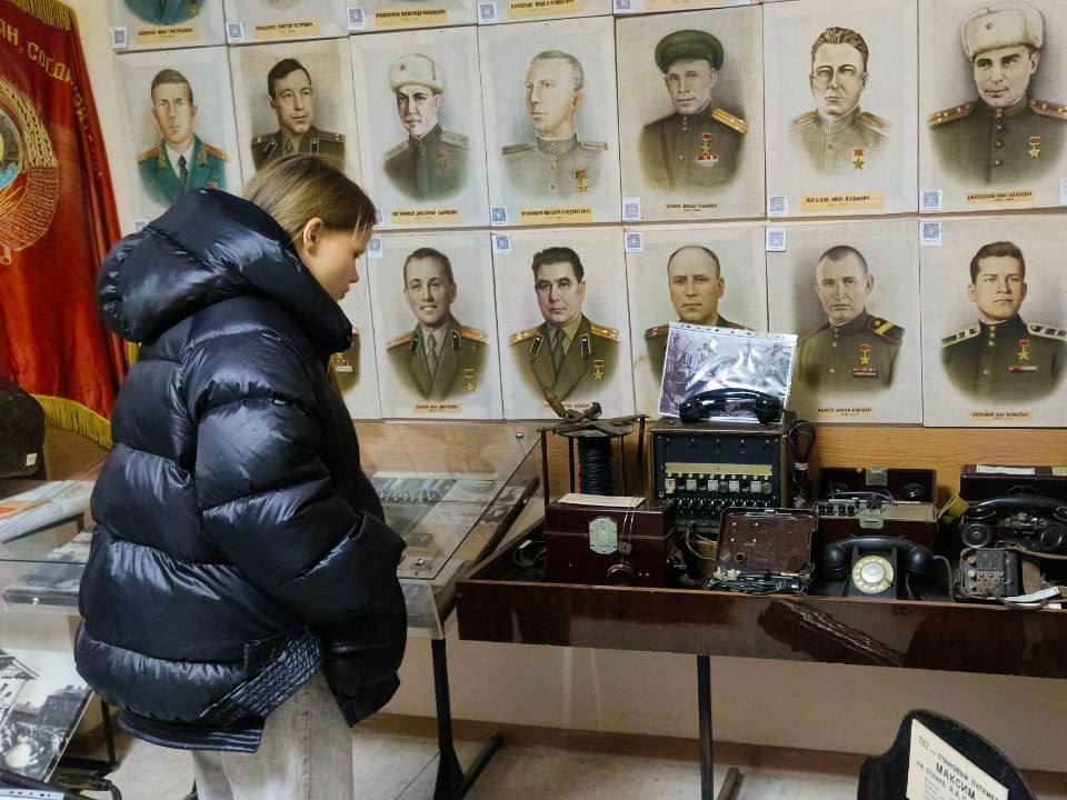 Сотрудники следственного управления организовали экскурсию для подшефных кадет в Саратовское высшее военное училище Сотрудники следственного управления организовали экскурсию для подшефных кадет в Саратовское высшее военное училище