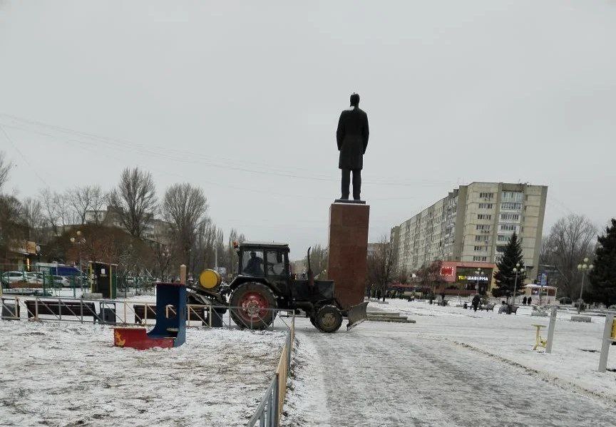 Парки и скверы украсил первый снег Парки и скверы украсил первый снег