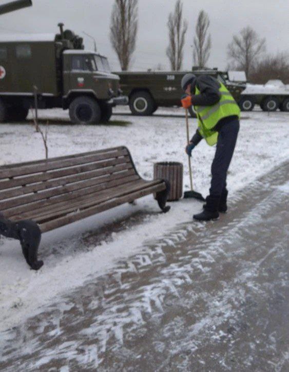 Парки и скверы украсил первый снег Парки и скверы украсил первый снег
