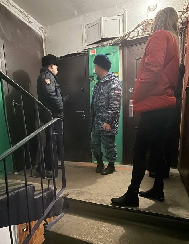 После выезда приставов неплательщица административных штрафов погасила задолженность