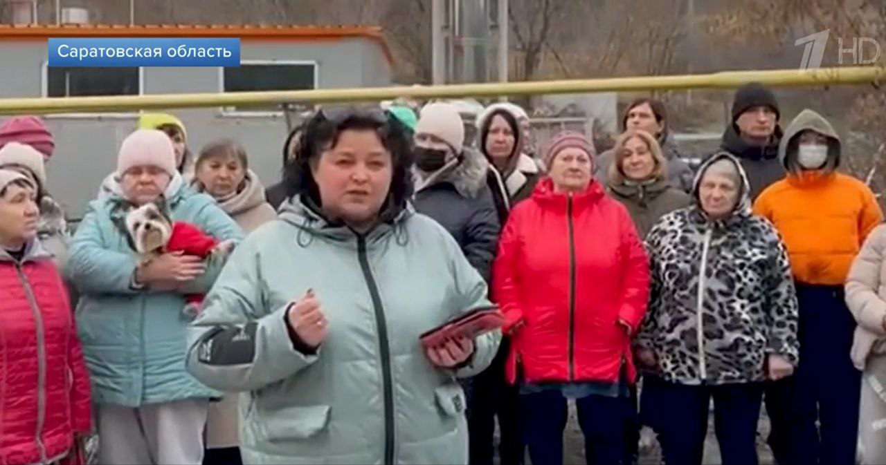 Нет горячей воды, проблемы с отоплением, непригодная для питья вода — это ситуация не из глухой тайги, а всего лишь в саратовском поселке Увек