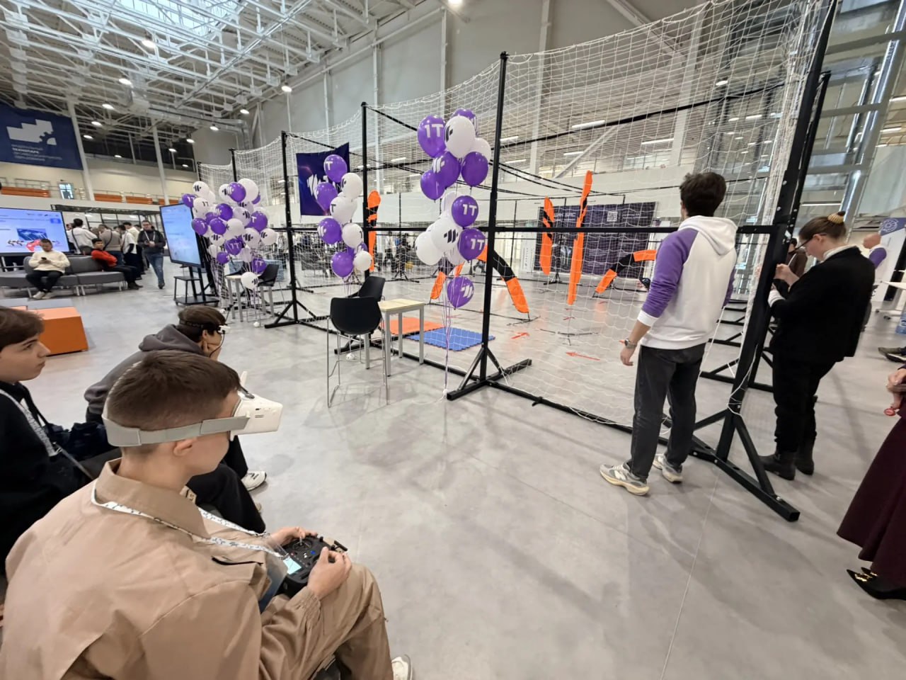 Саратовские таланты покоряют экспертов турнира по беспилотным авиационным системам Саратовские таланты покоряют экспертов турнира по беспилотным авиационным системам