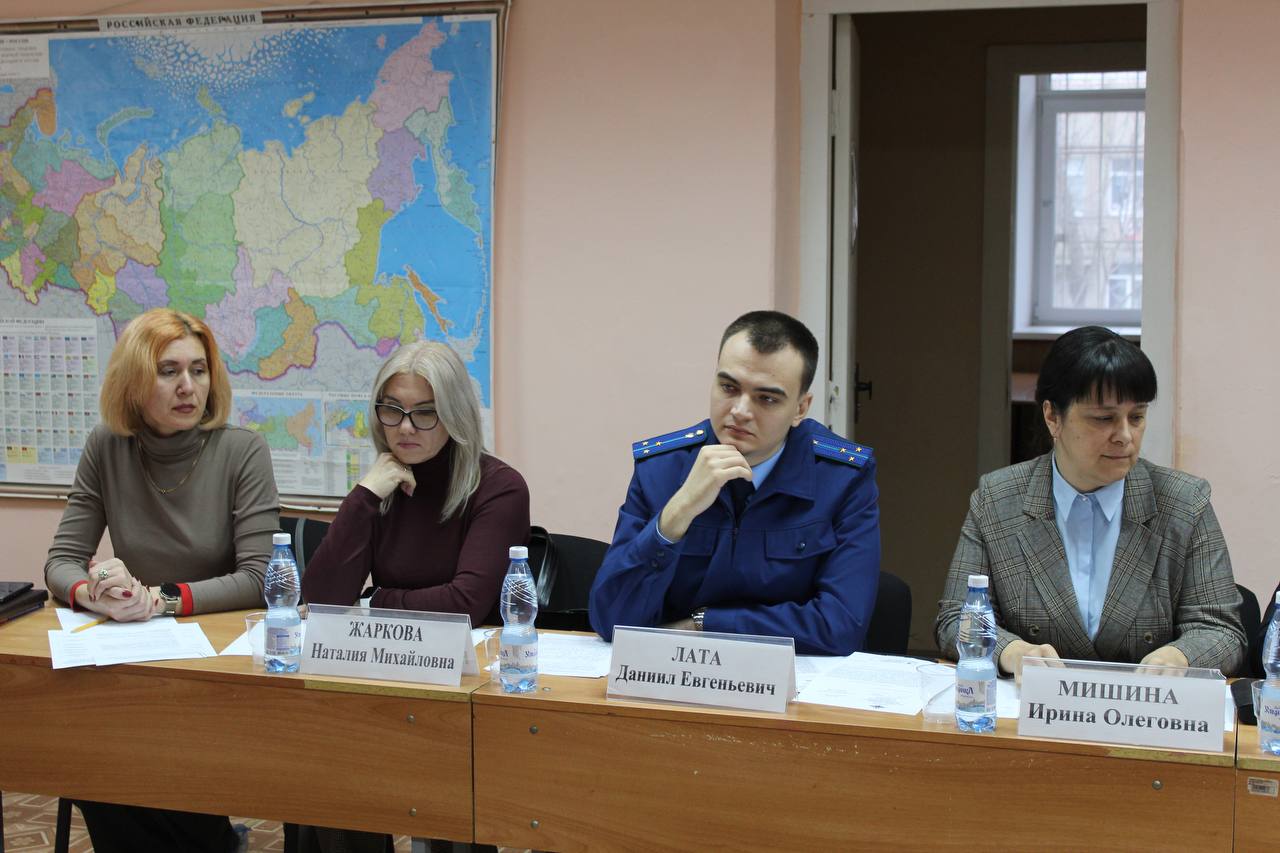 На базе Центра временного содержания несовершеннолетних правонарушителей ГУ МВД России по Саратовской области состоялась межведомственная рабочая встреча с участием представителей всех органов системы профилактики На базе Центра временного содержания несовершеннолетних правонарушителей ГУ МВД России по Саратовской области состоялась межведомственная рабочая встреча с участием представителей всех органов системы профилактики