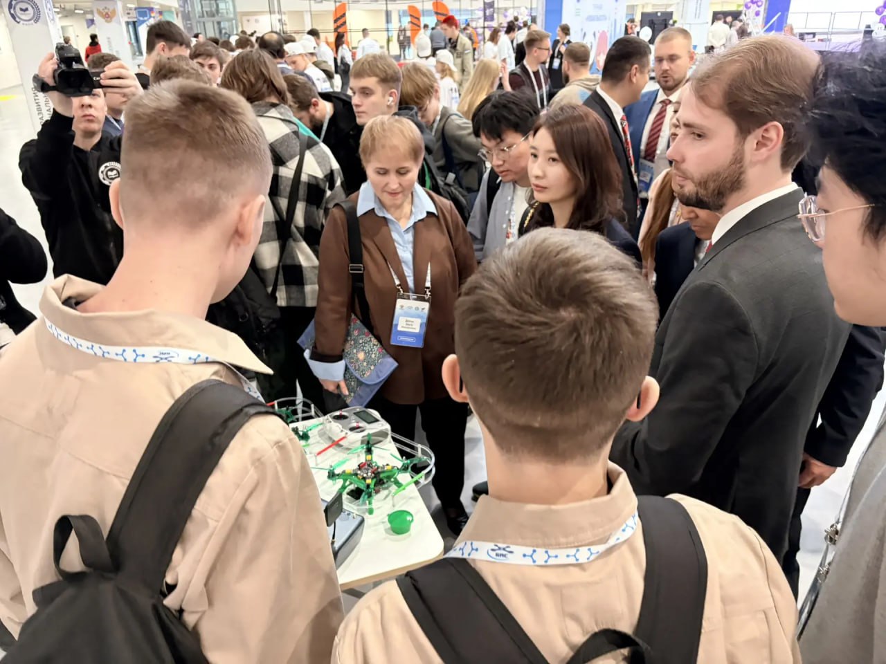Саратовские таланты покоряют экспертов турнира по беспилотным авиационным системам Саратовские таланты покоряют экспертов турнира по беспилотным авиационным системам