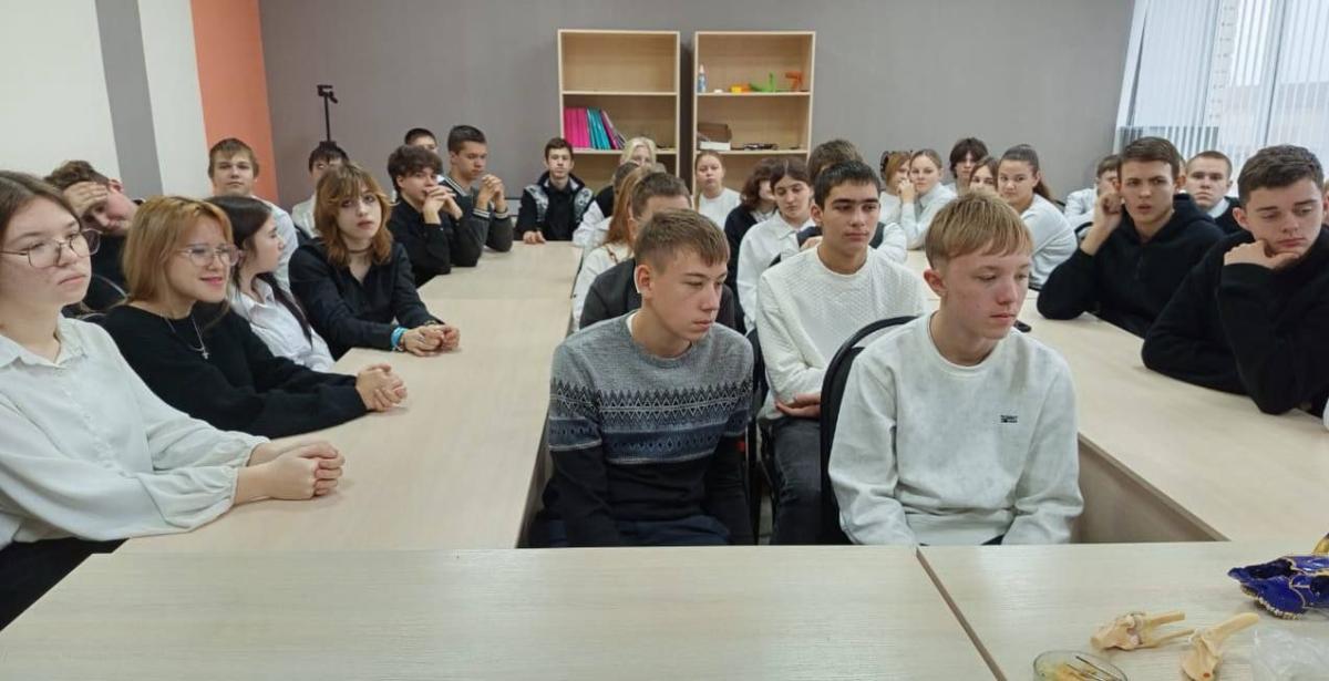 Ученики агроклассов Базарно-Карабулакского района познакомились с беспилотными авиационными системами Ученики агроклассов Базарно-Карабулакского района познакомились с беспилотными авиационными системами