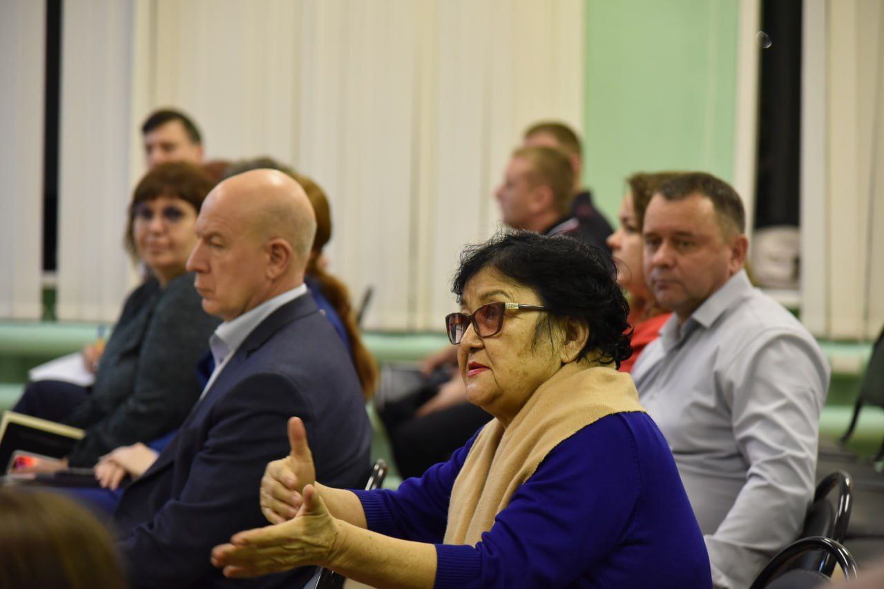 В селе Быков Отрог прошла встреча с местными жителями В селе Быков Отрог прошла встреча с местными жителями