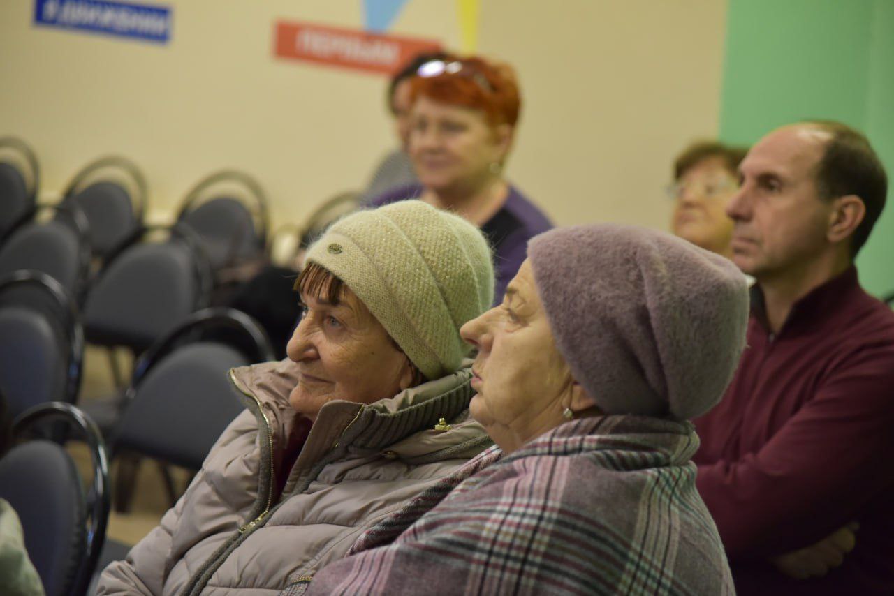 В селе Быков Отрог прошла встреча с местными жителями В селе Быков Отрог прошла встреча с местными жителями