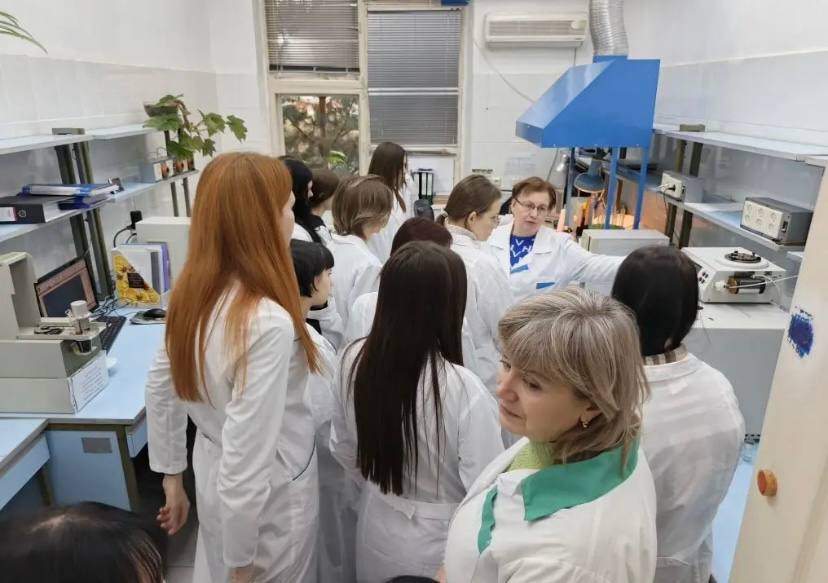 Студенты ПКТиМ посетили лабораторию "Балаково-Водоканала" Студенты ПКТиМ посетили лабораторию "Балаково-Водоканала"