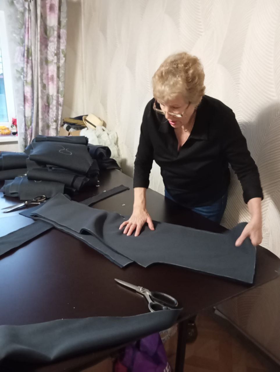 Теплые шапки и штаны отправляют «серебряные» мастерицы участникам СВО Теплые шапки и штаны отправляют «серебряные» мастерицы участникам СВО