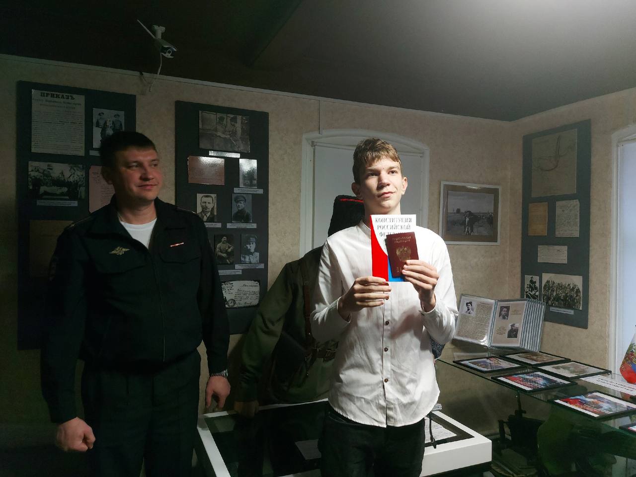 В Пугачеве состоялось торжественное вручение паспортов Российской Федерации В Пугачеве состоялось торжественное вручение паспортов Российской Федерации