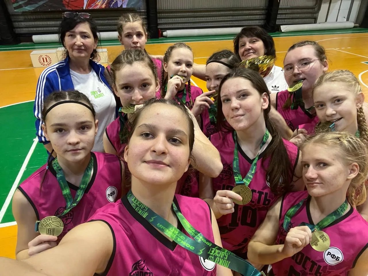 Энгельсские баскетболистки — победители зонального этапа соревнований «Локобаскет — Школьная лига» Энгельсские баскетболистки — победители зонального этапа соревнований «Локобаскет — Школьная лига»