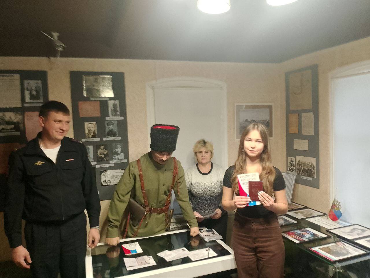 В Пугачеве состоялось торжественное вручение паспортов Российской Федерации В Пугачеве состоялось торжественное вручение паспортов Российской Федерации