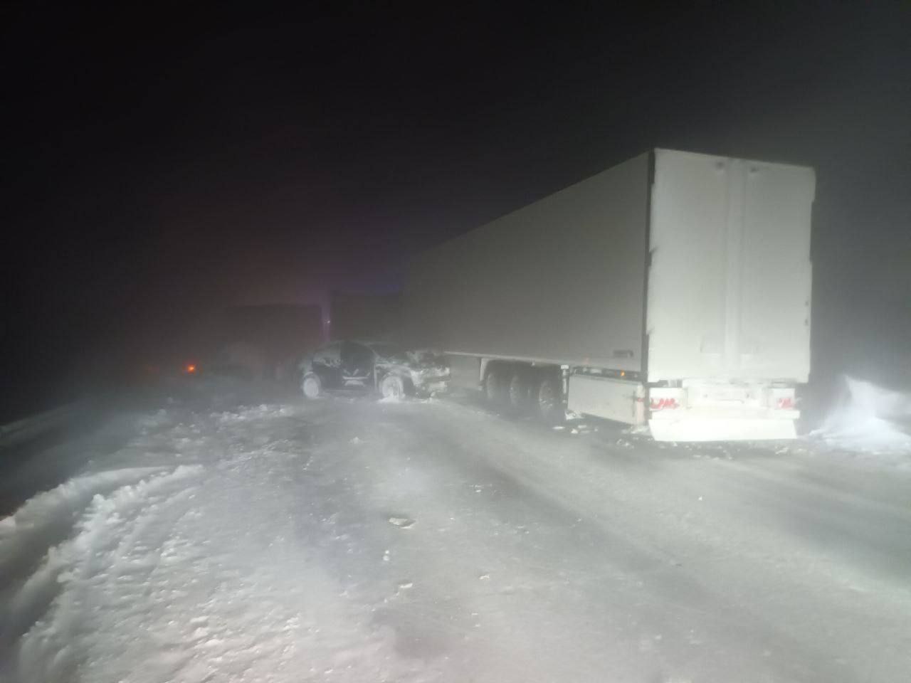 Сегодня массовое ДТП у села Маянга заблокировало трассу Маркс-Балаково Сегодня массовое ДТП у села Маянга заблокировало трассу Маркс-Балаково