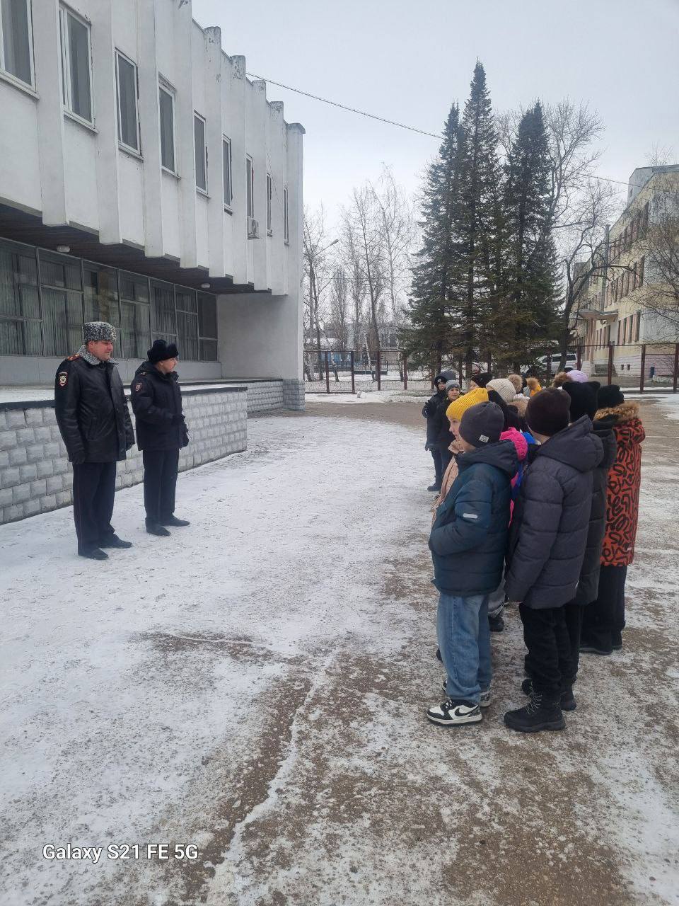 В Центре профессиональной подготовки ГУ МВД России по Саратовской области прошел день открытых дверей В Центре профессиональной подготовки ГУ МВД России по Саратовской области прошел день открытых дверей