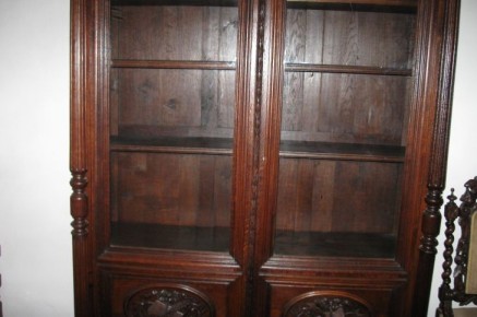 Как прогнать запах сырости из шкафов на даче: поможет одна простая хитрость