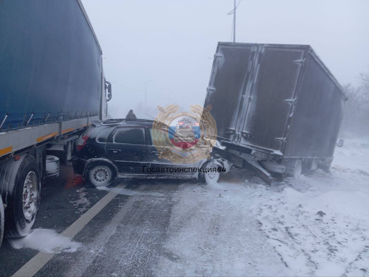 В Гагаринском районе полицейские устанавливают обстоятельства массового ДТП