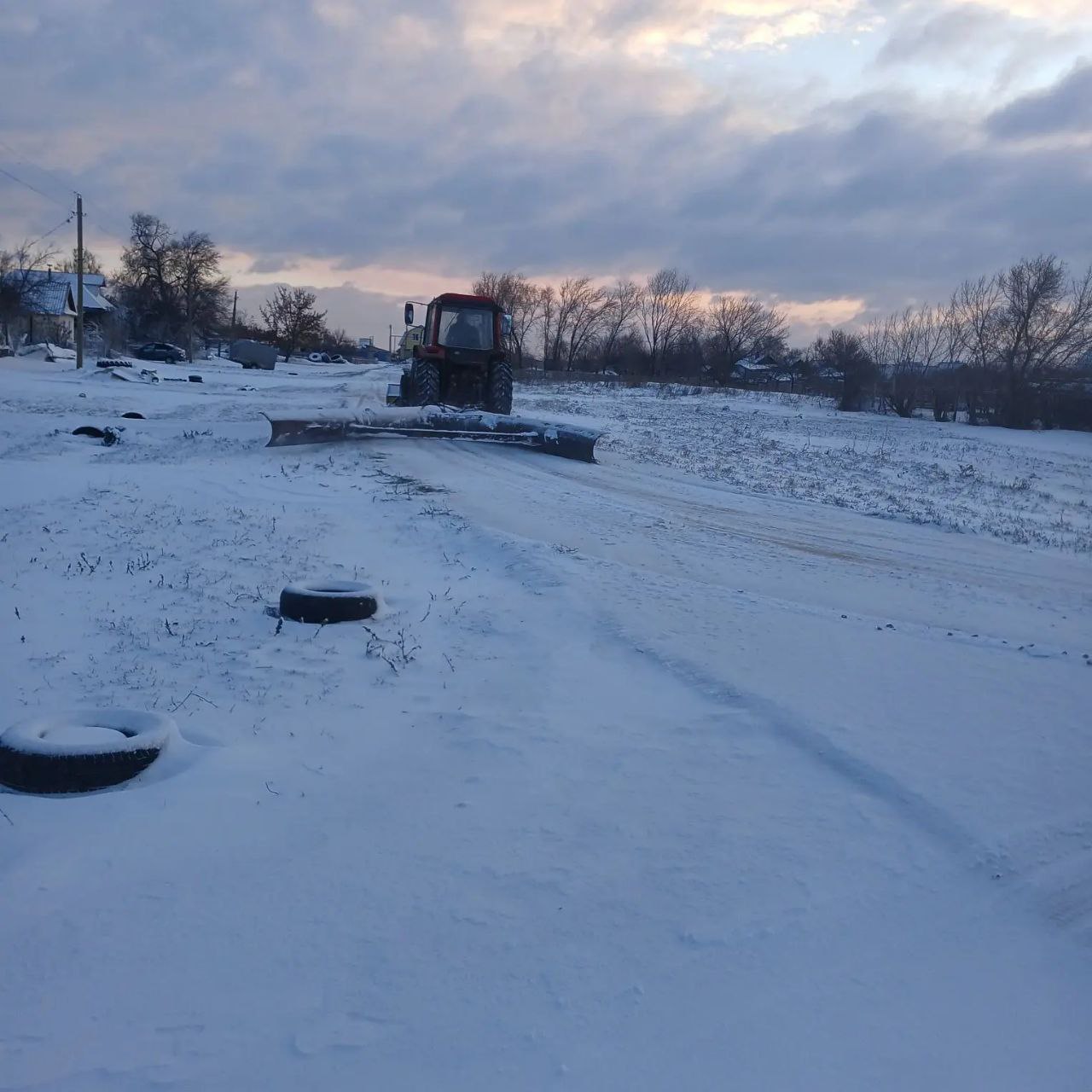 В Балаковском районе продолжаются работы по ликвидации последствий непогоды В Балаковском районе продолжаются работы по ликвидации последствий непогоды