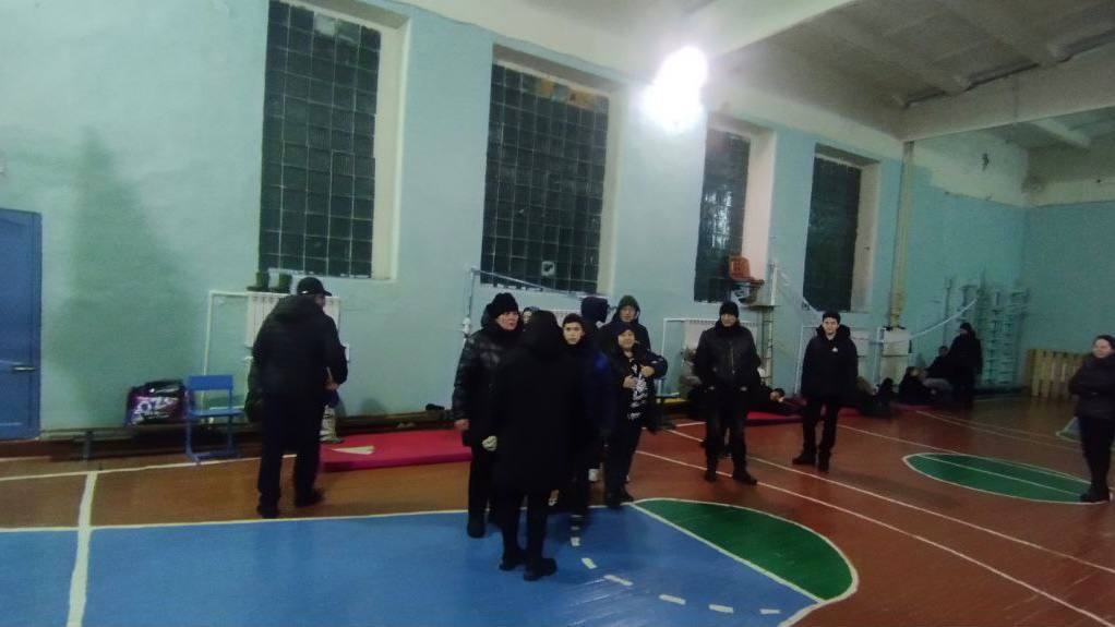 По состоянию на 11:00 14 декабря 2025 года Службой спасения Саратовской области спасено и эвакуировано из снежных заносов 200 человек, из них 50 детей По состоянию на 11:00 14 декабря 2025 года Службой спасения Саратовской области спасено и эвакуировано из снежных заносов 200 человек, из них 50 детей