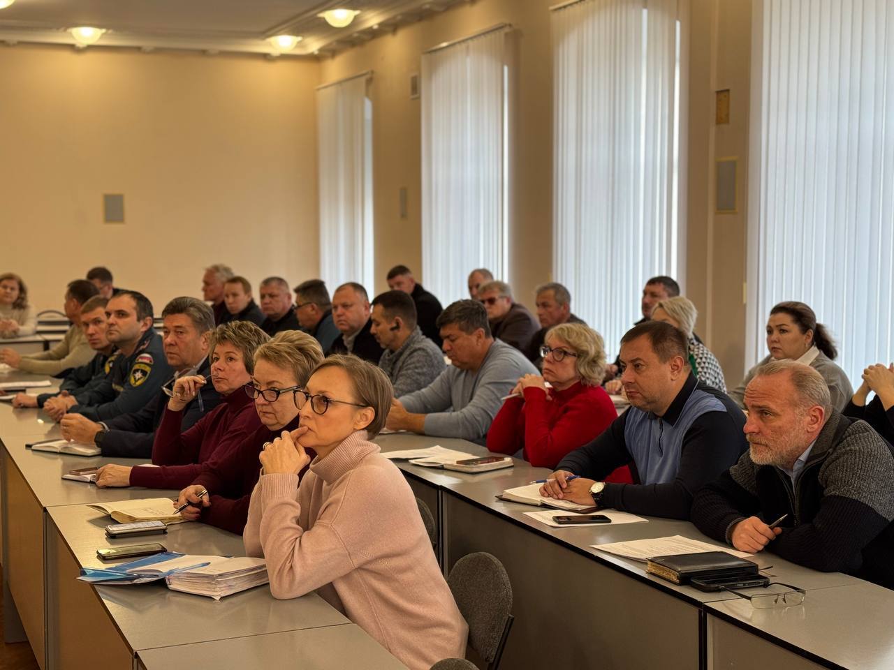 Вместе с заместителем прокурора города Энгельса Иваном Гориным провели оперативный штаб по ликвидации последствий непогоды Вместе с заместителем прокурора города Энгельса Иваном Гориным провели оперативный штаб по ликвидации последствий непогоды