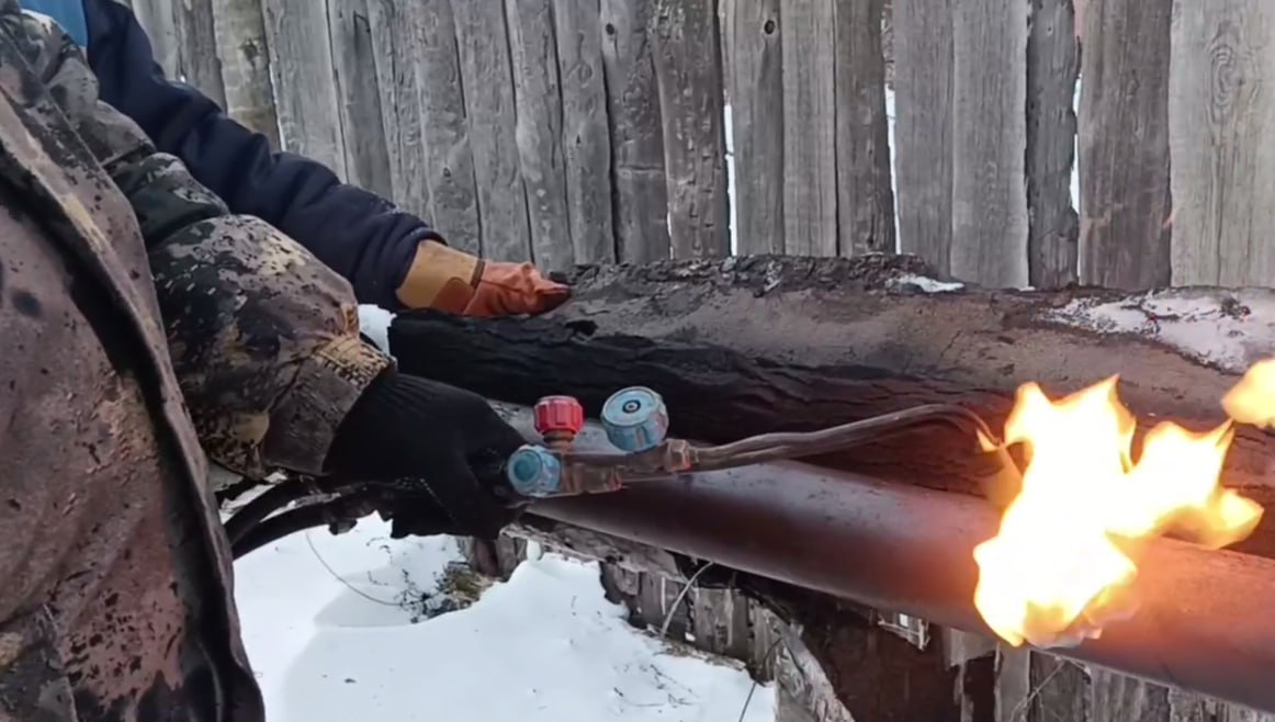 К вечеру сегодняшнего дня в Энгельсском районе устранена большая часть последствий метели и сильного ветра К вечеру сегодняшнего дня в Энгельсском районе устранена большая часть последствий метели и сильного ветра