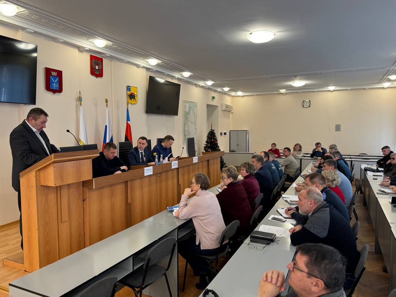 Вместе с заместителем прокурора города Энгельса Иваном Гориным провели оперативный штаб по ликвидации последствий непогоды Вместе с заместителем прокурора города Энгельса Иваном Гориным провели оперативный штаб по ликвидации последствий непогоды