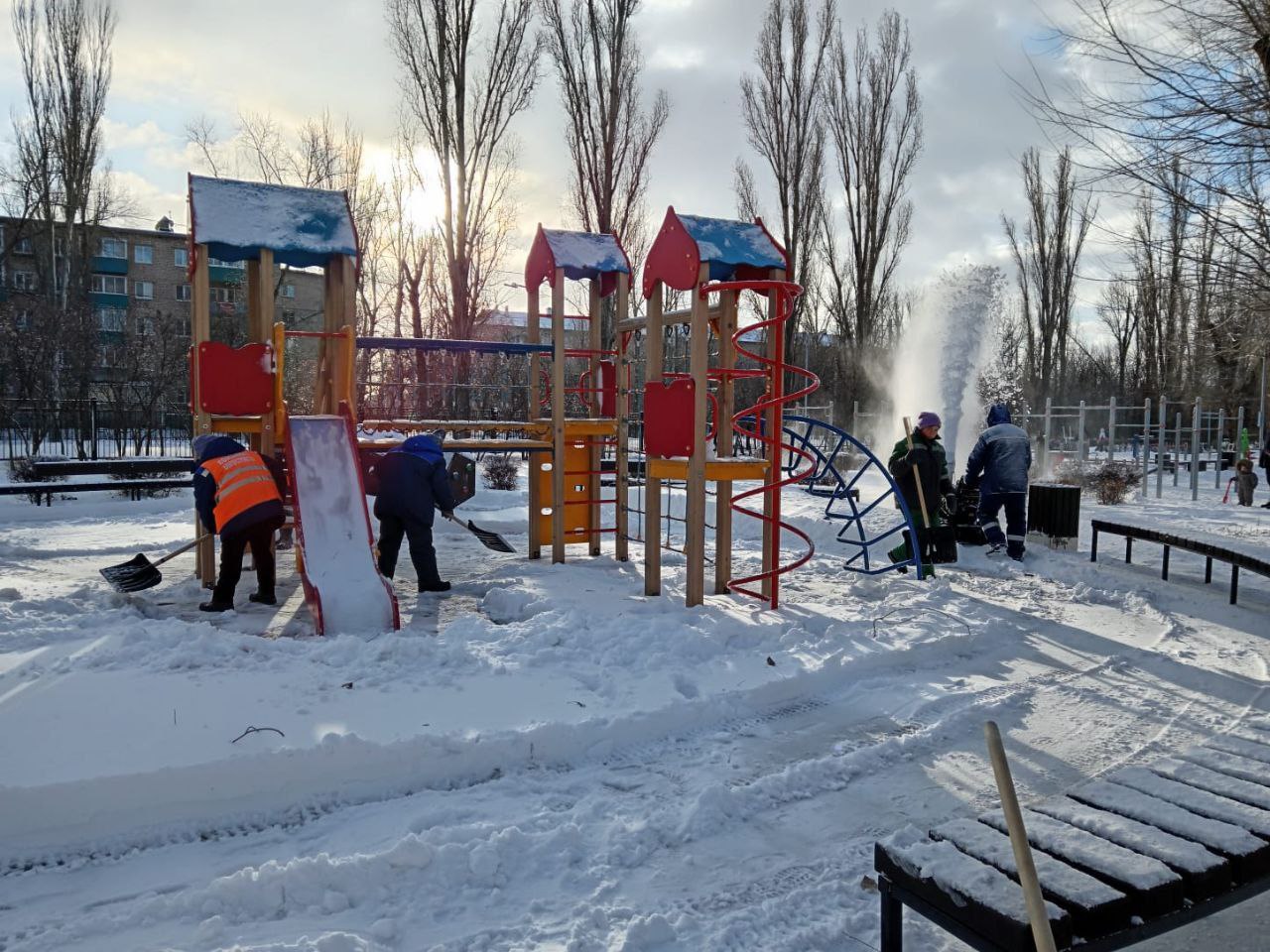 Провели оперативный штаб, связанный с сильным ветром и метелью Провели оперативный штаб, связанный с сильным ветром и метелью