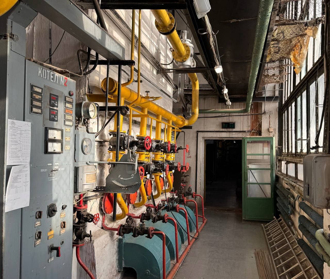 В области 100 аварийных бригад устраняют повреждения на электросетях из-за непогоды В области 100 аварийных бригад устраняют повреждения на электросетях из-за непогоды