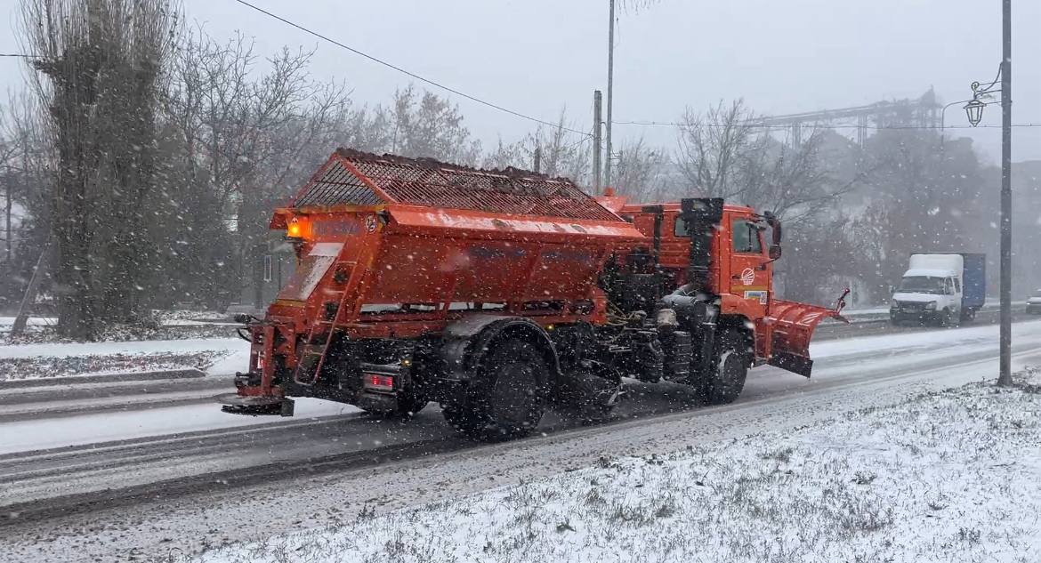 К вечеру сегодняшнего дня в Энгельсском районе устранена большая часть последствий метели и сильного ветра К вечеру сегодняшнего дня в Энгельсском районе устранена большая часть последствий метели и сильного ветра